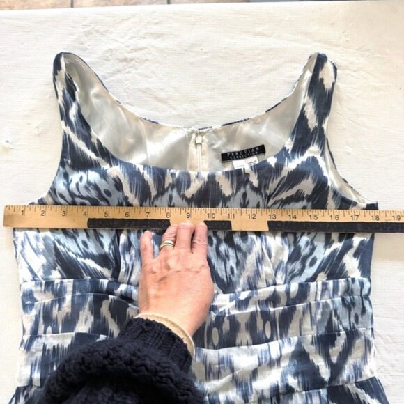 Peruvian Connection Ikat Fit and Flare Blue & White Sleeveless dress Size 10 - Picture 8 of 11